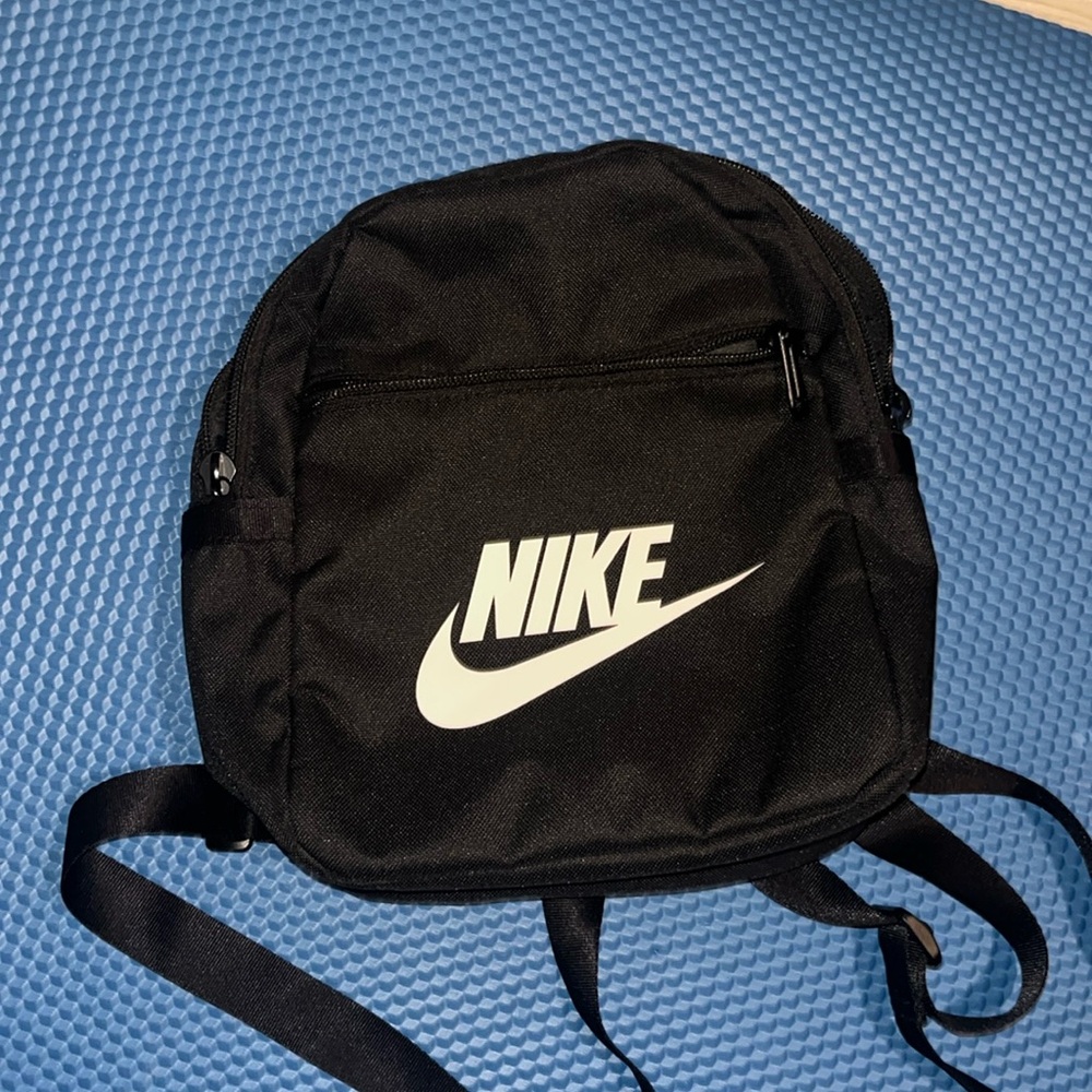 Nike Sportswear Futura 365 Mini Backpack Black One Size 6L